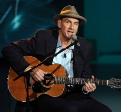 Ο James Taylor ακυρώνει συναυλία στις Φιλιππίνες λόγω βάναυσης καμπάνιας κατά των ναρκωτικών 