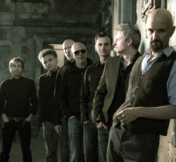 Ακούστε ολόκληρο το νέο δίσκο των James