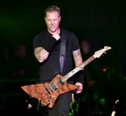Ο James Hetfield αποκαλύπτει γιατί εγκατέλειψε το Instagram 
