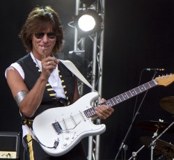 Jeff Beck: Νέος δίσκος τον Ιούλιο