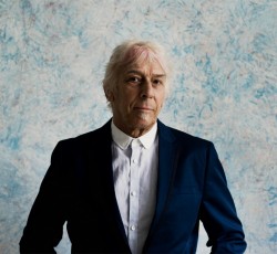 Ο John Cale παίζει live ολόκληρο το ντεμπούτο των Velvet Underground 