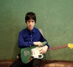 Ο Johnny Marr ανακοινώνει την έκδοση της αυτοβιογραφίας του 