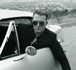  O Josh Homme τα βάζει με τύπο που ζητά αυτόγραφο 