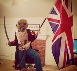 Μικρά παιδιά ντύνονται σαν διάσημοι rock stars 