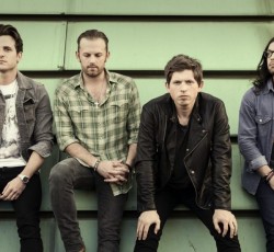 Οι Kings Of Leon «γκρεμίζουν τοίχους» το φθινόπωρο 