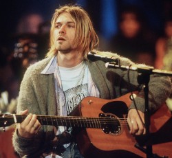 Ο πρώην σύζυγος της Frances Bean Cobain διεκδικεί την κιθάρα του "MTV Unplugged" 