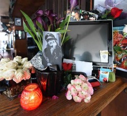 Δείτε το μπρούντζινο γλυπτό του Lemmy 