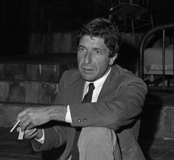 Οι πωλήσεις της μουσικής του Leonard Cohen αυξήθηκαν κατά 400% μετά το θάνατό του 