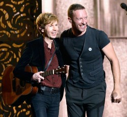 Νέα "boy band" με τους Beck, Chris Martin και Chad Smith (video) 