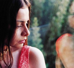 Νέος δίσκος για την Hope Sandoval των Mazzy Star μετά από επτά χρόνια 