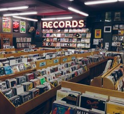 Το Mega Vinyl Market έρχεται ξανά στην Τεχνόπολη 
