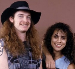 Ο Cliff Burton σολάρει στην εισαγωγή του "Whiplash"