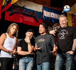 Oι Metallica τα βάζουν με σκληροπυρηνικό οπαδό τους 