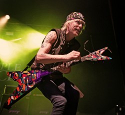Michael Schenker: «O αδελφός μου είναι απατεώνας...» 