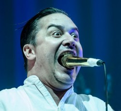 O Mike Patton στους Dead Cross του Dave Lombardo