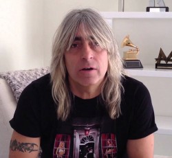 Lemmy προς Mikkey Dee: «Θα σε απολύσω αν δοκιμάσεις ναρκωτικά» 
