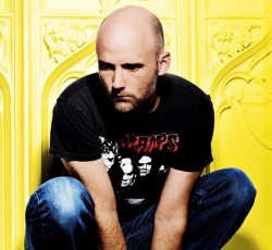 Ο Moby live στην …κρεβατοκάμαρά του 