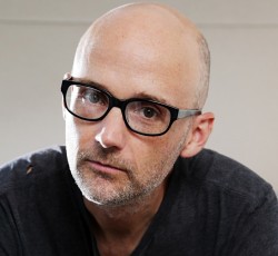 Μια «μικρή αποτυχία» ο Trump σύμφωνα με τον Moby (video) 