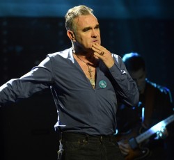 Morrissey: «Ο Prince είναι «γαλαζοαίματος», όχι η βασίλισσα Ελισάβετ» 