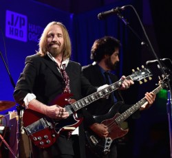 Sean Penn και Anthony Hopkins στο νέο video των Mudcrutch του Tom Petty