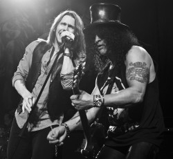 Myles Kennedy: «Ο Slash μου έμαθε τι σημαίνει σκληρή δουλειά» 