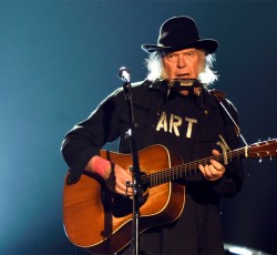 Neil Young: «Fuck Donald Trump»! 