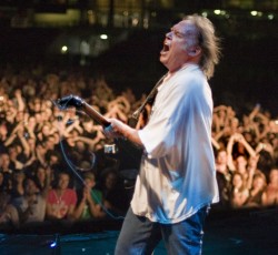 Ο Neil Young παραλίγο να συνεργαστεί με τα μέλη των Nirvana 