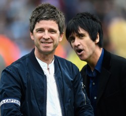 Ο Noel Gallagher καλεί στη σκηνή τον Johnny Marr και τον Paul Weller (video)