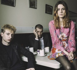 Ντοκιμαντερ με τους Wolf Alice …"On The Road" 