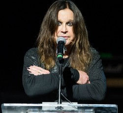 Ozzy Osbourne: «Δεν νιώθω χαρούμενος που είμαι νηφάλιος, αλλά δεν θέλω και να ξαναμεθύσω» 