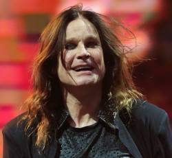 Ο Ozzy στηρίζει καμπάνια νοσοκομείου του Birmingham (video)