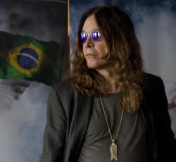 Ο Ozzy βγάζει επίσημη ανακοίνωση για τον εθισμό του στο σεξ 