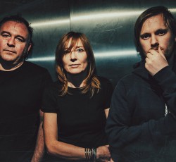 Oι Portishead διασκευάζουν ABBA 
