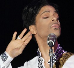 Σε stream η περίφημη συναυλία του Prince στο Coachella το 2008 