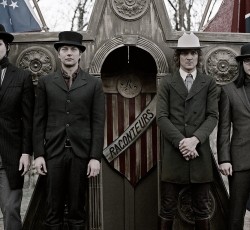 Το "Carolina Drama" των Raconteurs σε νέα, συγκλονιστική εκδοχή 