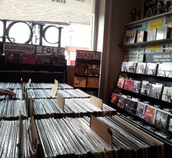 Δισκοπωλείο στο Σικάγο χαρίζει το stock του 