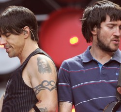 Anthony Kiedis: «Μου λείπει ο Frusciante»
