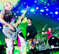 Και τρίτο τραγούδι από τους Red Hot Chili Peppers 