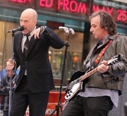 Αυτό είναι το "Losing My Religion 2" 