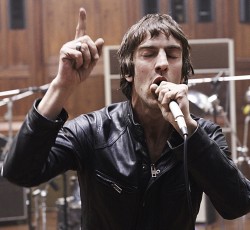 Richard Ashcroft: «Θέλω να κάνω ένα μιούζικαλ με τους Oasis» (video) 
