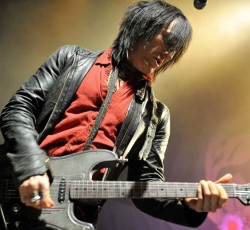 Τι κοινά έχουν ο πρώην και ο νυν κιθαρίστας των Guns N' Roses; 