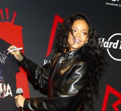 Η Rihanna χρησιμοποιεί logo των Sepultura 