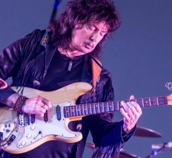 Επίσημο live video του "Perfect Strangers" από τους Rainbow του Ritchie Blackmore 