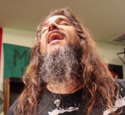 O Robb Flynn είναι θυμωμένος στο νέο τραγούδι "Bastards" (video)