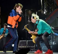 Οι Rolling Stones παίζουν το "Come Together" των Beatles για πρώτη φορά στην καριέρα τους