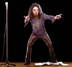 To oλόγραμμα του Dio στη σκηνή του Wacken! 