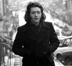 Άγαλμα του Rory Gallagher στο Μπέλφαστ