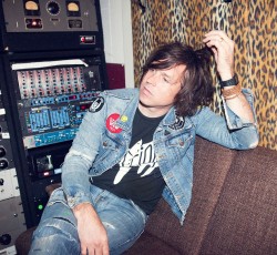 Ο Ryan Adams αναρωτιέται: "Do You Still Love Me?" (audio) 