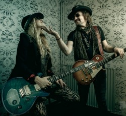 Ο Richie Sambora ετοιμάζει country δίσκο με την Orianthi