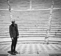 Εξαντλούνται τα εισιτήρια για την εμφάνιση του Sivert Hoyem στο Ηρώδειο 